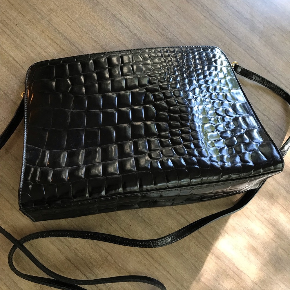 Black leather crossbody/clutch by Enzo